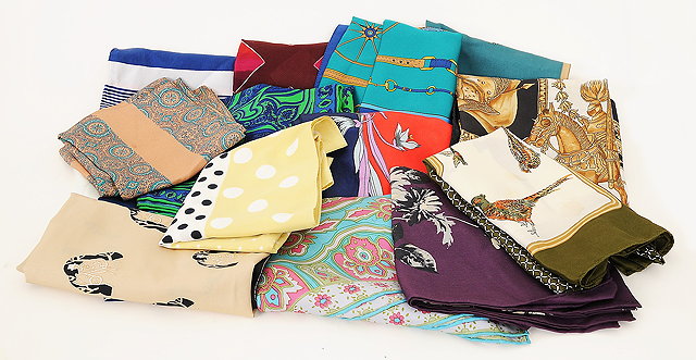 Appraisal: A very large collection of vintage silk scarves including a