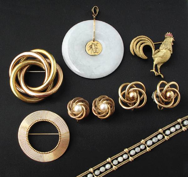 Appraisal: A collection of gold and stone jewelry including one hard