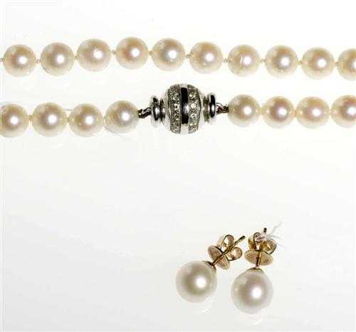 Appraisal: PEARL AND DIAMOND NECKLACE WITH STUD EARRINGS Ball fastener white