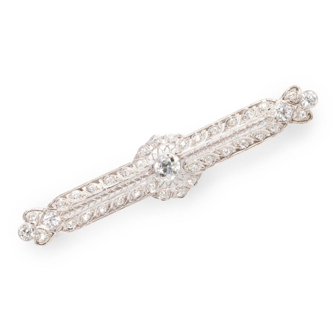 Appraisal: AN ART DECO DIAMOND AND PLATINUM BAR BROOCH An Art