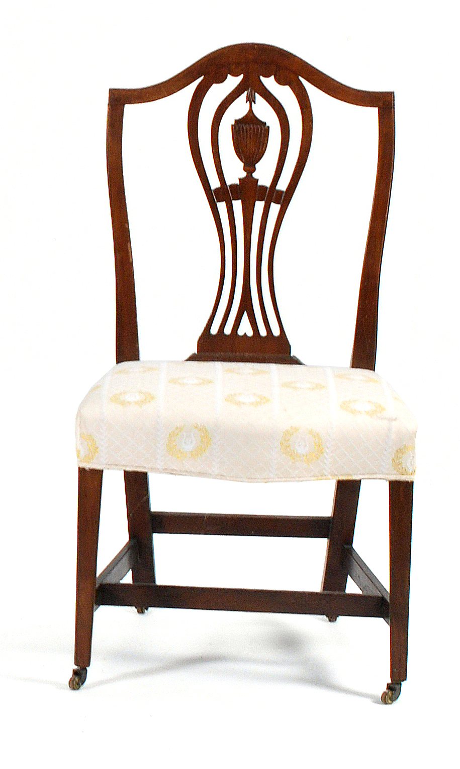 Appraisal: CIRCA AMERICAN HEPPLEWHITE SIDE CHAIR in mahogany Pierced vertical splat