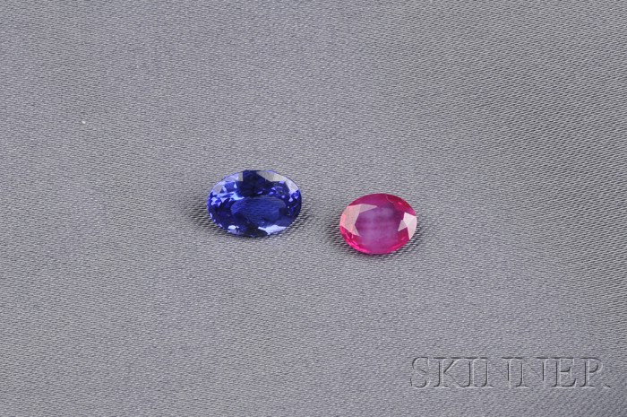 Appraisal: Unmounted Tanzanite and Ruby the oval shaped tanzanite measuring approx