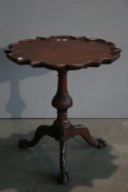 Appraisal: An early th Century mahogany tilt top table