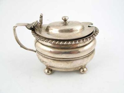 Appraisal: An early George IV mustard pot rounded oblong on ball