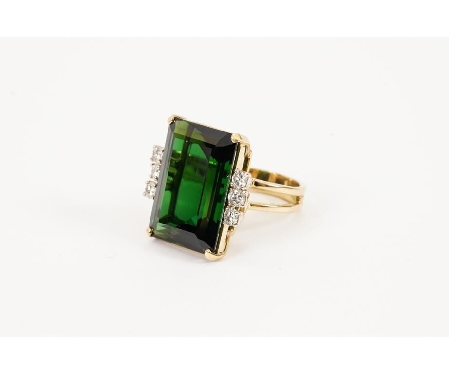 Appraisal: Ladies k gold cocktail ring with green tourmaline stone -