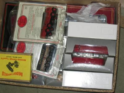 Appraisal: Five Solido and eight E F E bus models boxed