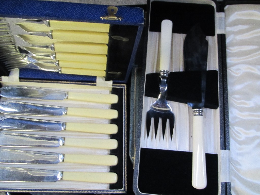 Appraisal: Tray lot - four cased cutlery sets