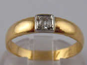 Appraisal: A yellow metal tests carat gold diamond ring size O