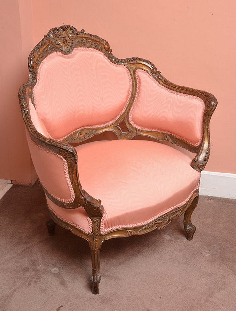 Appraisal: A TH CENTURY FRENCH CARVED GILTWOOD ARMCHAIR with carved acanthus