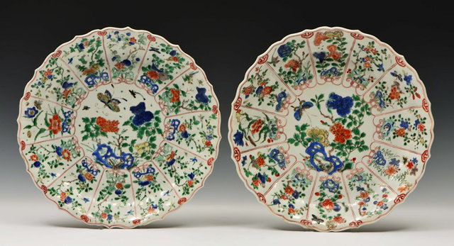 Appraisal: A PAIR OF CHINESE FAMILLE VERTE DISHES the central panel