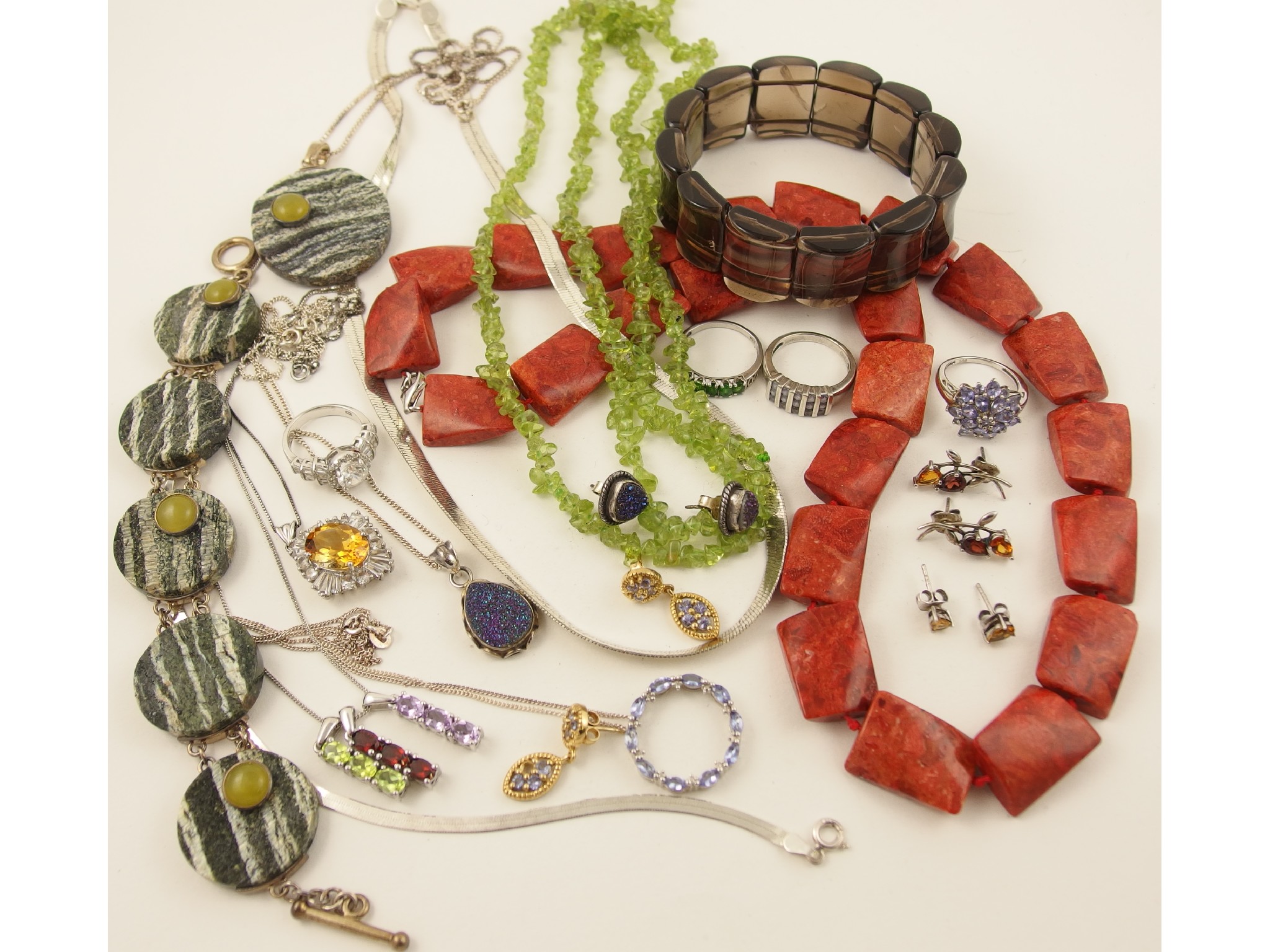 Appraisal: A collection of vintage costume jewellery and silver to include