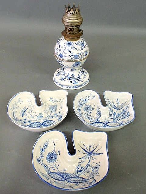 Appraisal: Blue and white porcelain oil lamp h and three fish