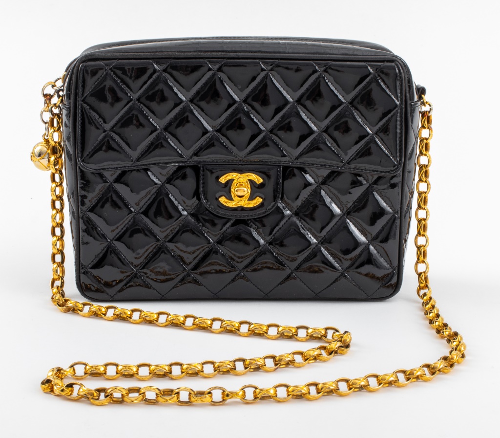 Appraisal: CHANEL QUILTED BLACK PATENT LEATHER HANDBAG Vintage Chanel quilted black