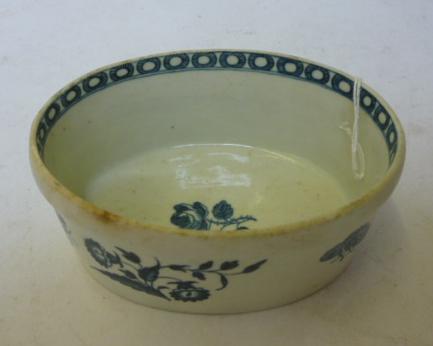 Appraisal: A FIRST PERIOD WORCESTER PORCELAIN POTTED MEAT DISH of plain