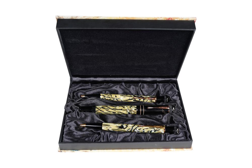 Appraisal: MONTBLANC OSCAR WILDE LIMITED EDITION SETcomprising limited edition fountain pen