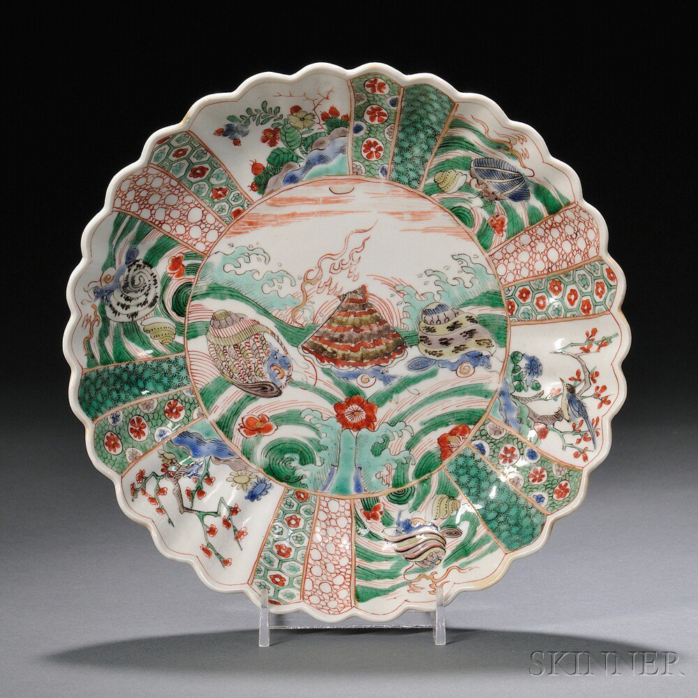 Appraisal: Famille Verte Chrysanthemum Dish China th th century decorated with