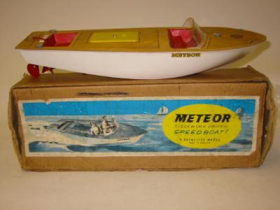 Appraisal: A Sutcliffe Models Meteor speedboat plywood and plastic construction clockwork