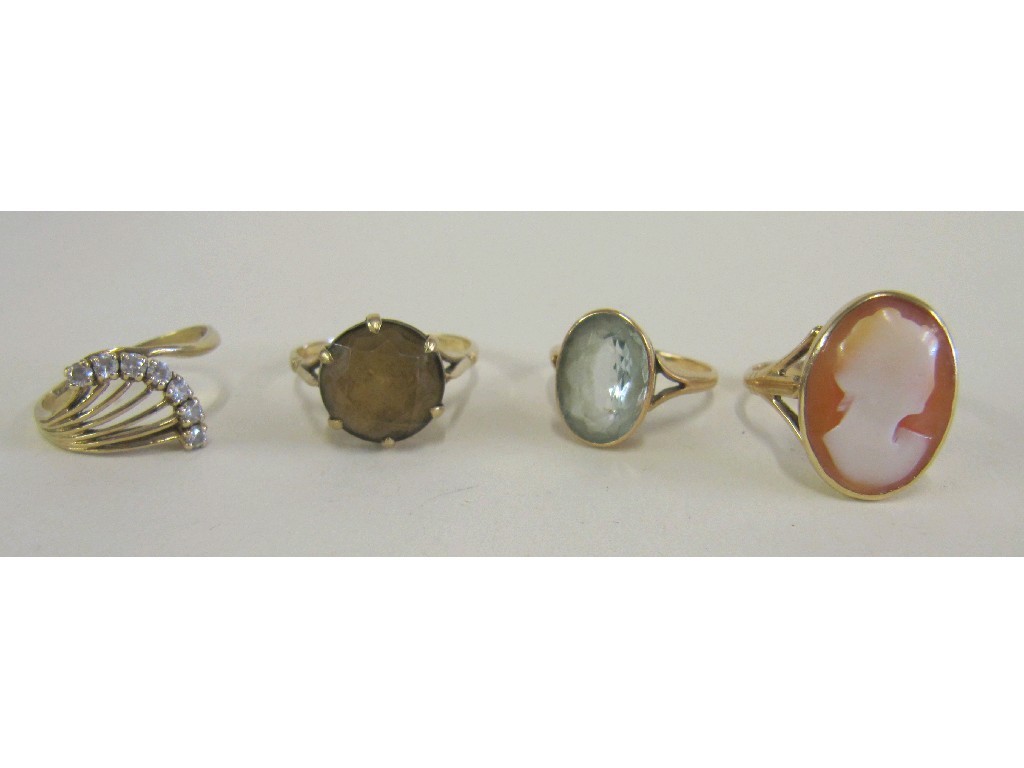 Appraisal: Lot comprising gold cameo set ring two ct gold topaz