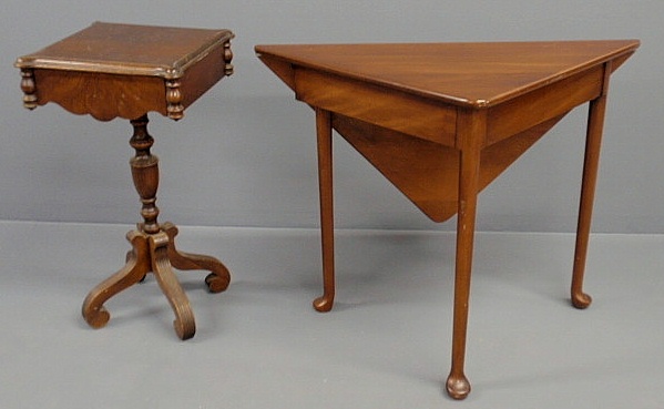 Appraisal: Queen Anne style handkerchief table h and a one-drawer stand