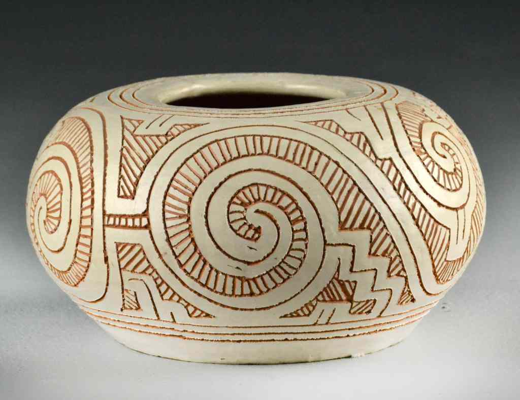 Appraisal: American Indian Clay Pot - signed ReisBulbous squat pot with