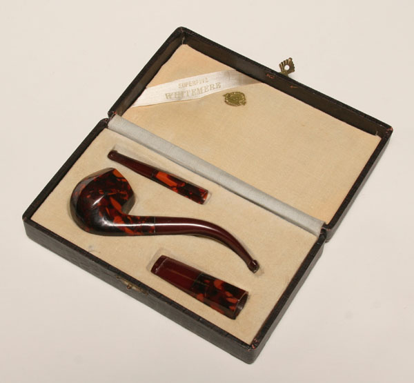 Appraisal: Bakelite Whitemere boxed pipe and filter set Box H x