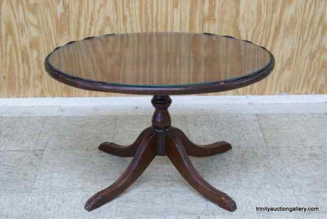 Appraisal: Vintage Duncan Phyfe Style Mahogany Coffee TableThis is a very