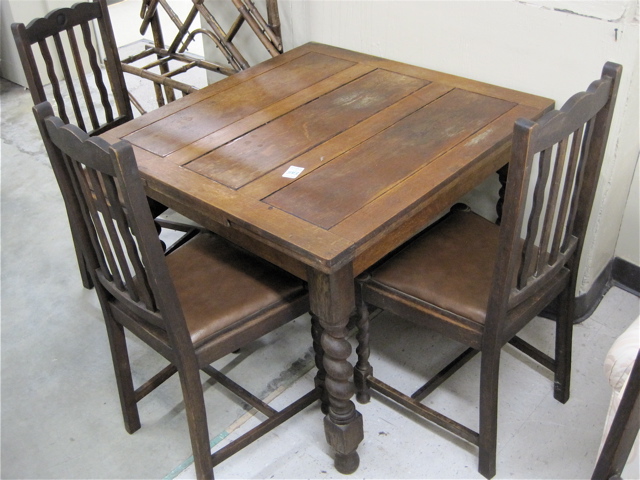 Appraisal: OAK DINING TABLE AND FOUR CHAIRS English early th century