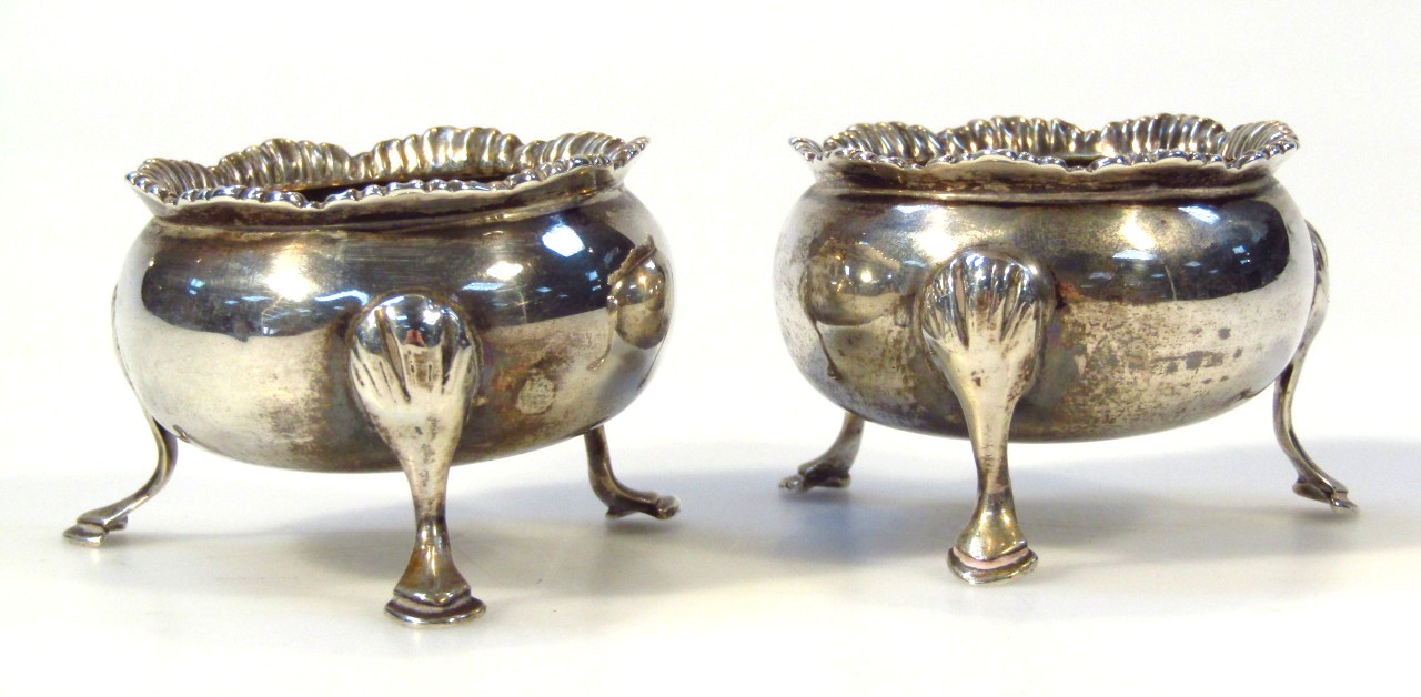 Appraisal: A pair of late Victorian silver open salts each of