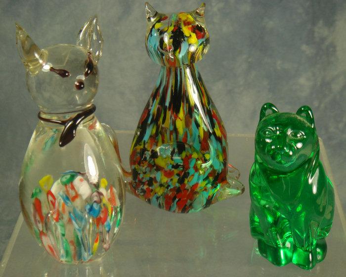 Appraisal: figural cat blown glass paperweights unsigned the tallet Estimate -