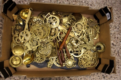 Appraisal: A large quantity of loose horse brasses and artifacts