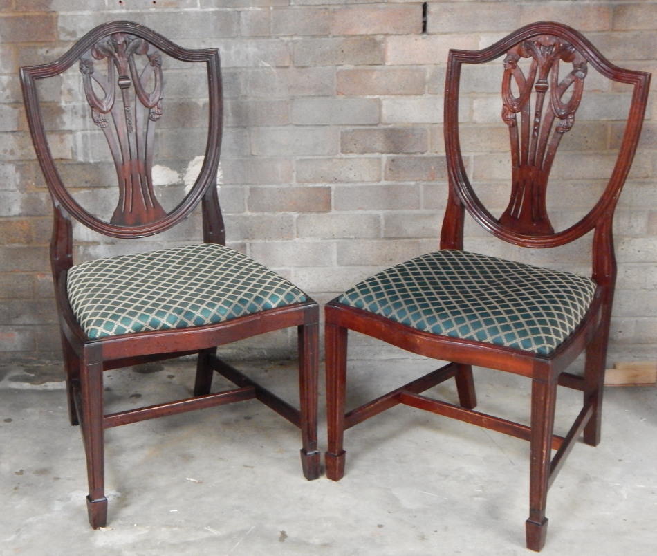 Appraisal: A pair of thC mahogany Hepplewhite design shield back boardroom