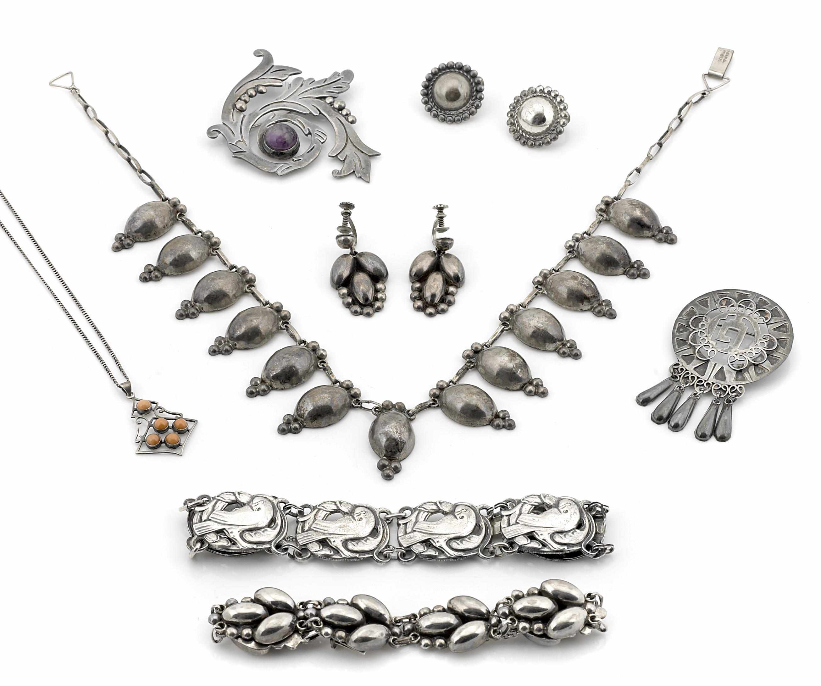 Appraisal: A group of American and Mexican sterling silver Modernist jewelry