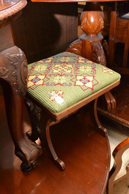 Appraisal: AN EDWARDIAN TAPESTRY UPHOLSTERED FOOTSTOOL