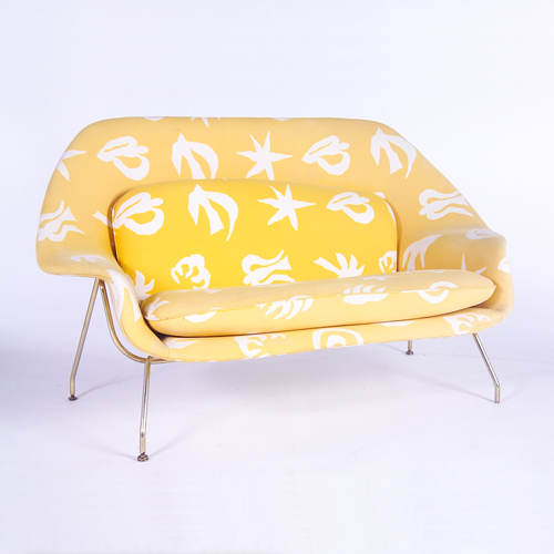 Appraisal: EERO SAARINEN KNOLL Womb settee upholstered in white-on-gold fabric on