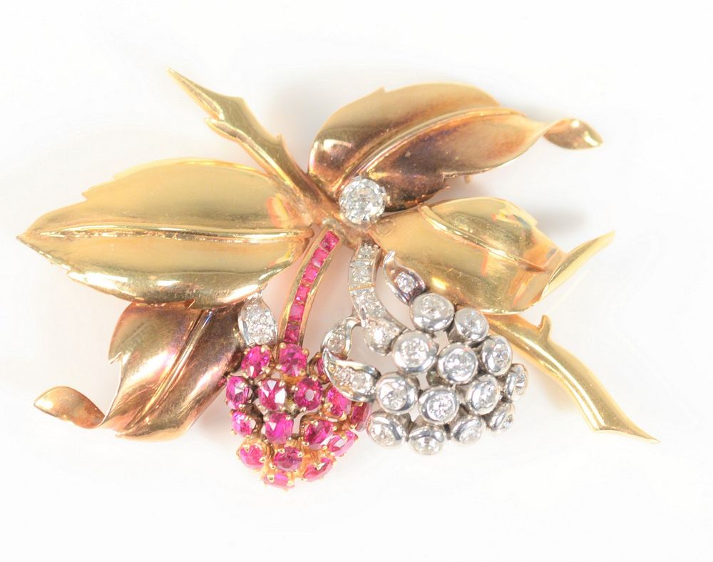 Appraisal: Karat Gold Brooch Flower and Leaf Form set with diamonds