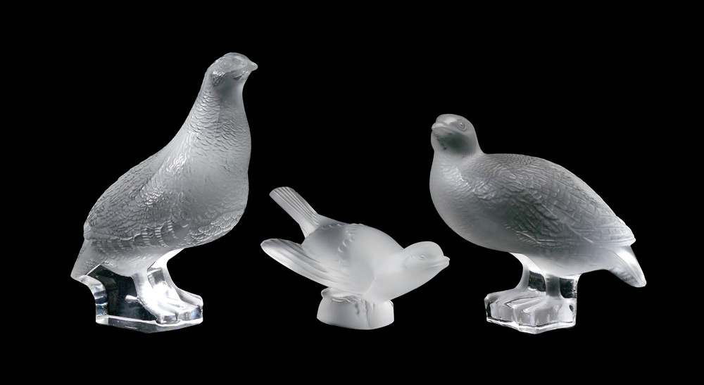 Appraisal: PIECE LALIQUE CRYSTAL BIRDS To include doves one '' h