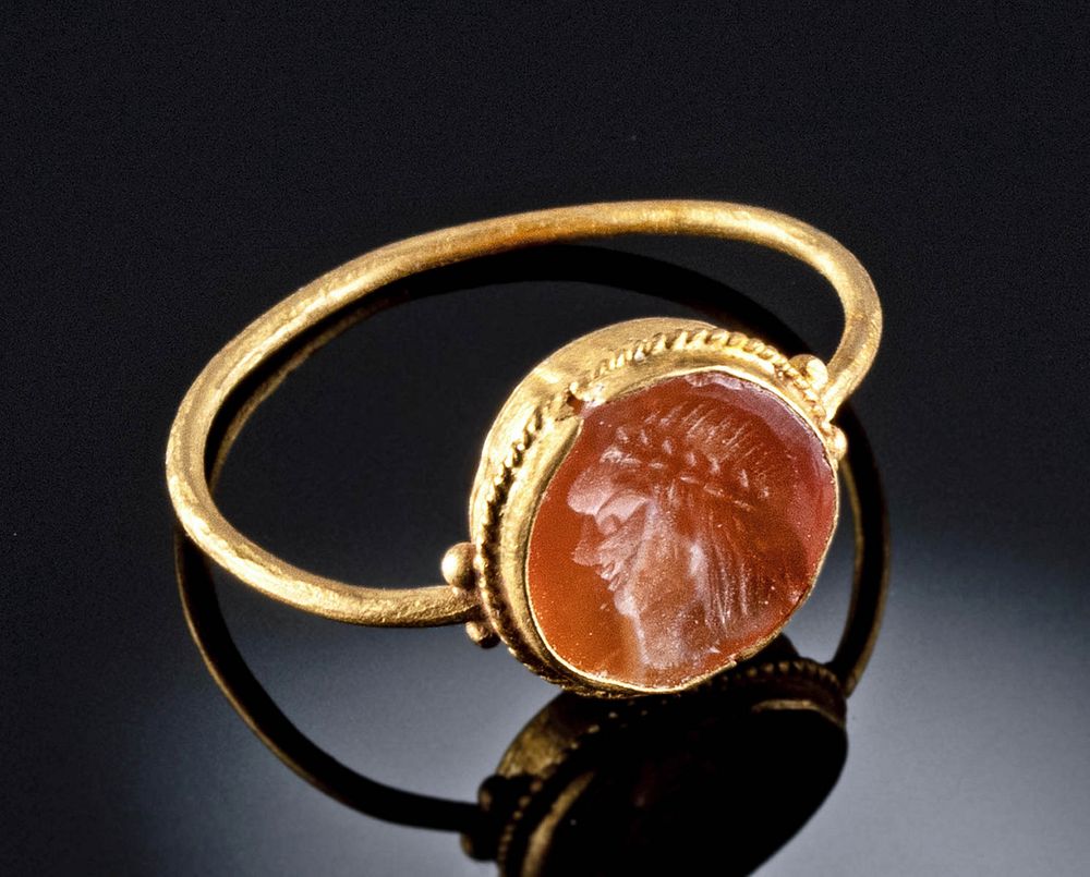 Appraisal: Roman Gold Ring w Carnelian Intaglio of Goddess Roman Imperial