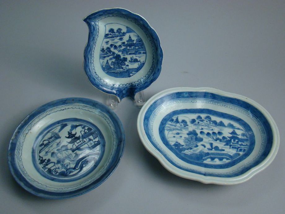 Appraisal: THREE PIECES OF CHINESE EXPORT CANTON PORCELAIN Leaf-form tray length