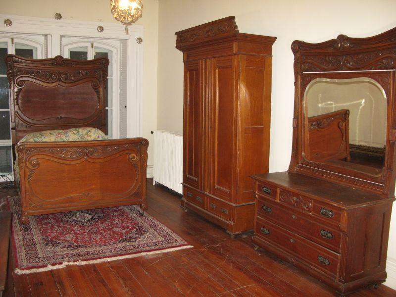 Appraisal: Three Piece Victorian Bedroom Suite oak late th c the