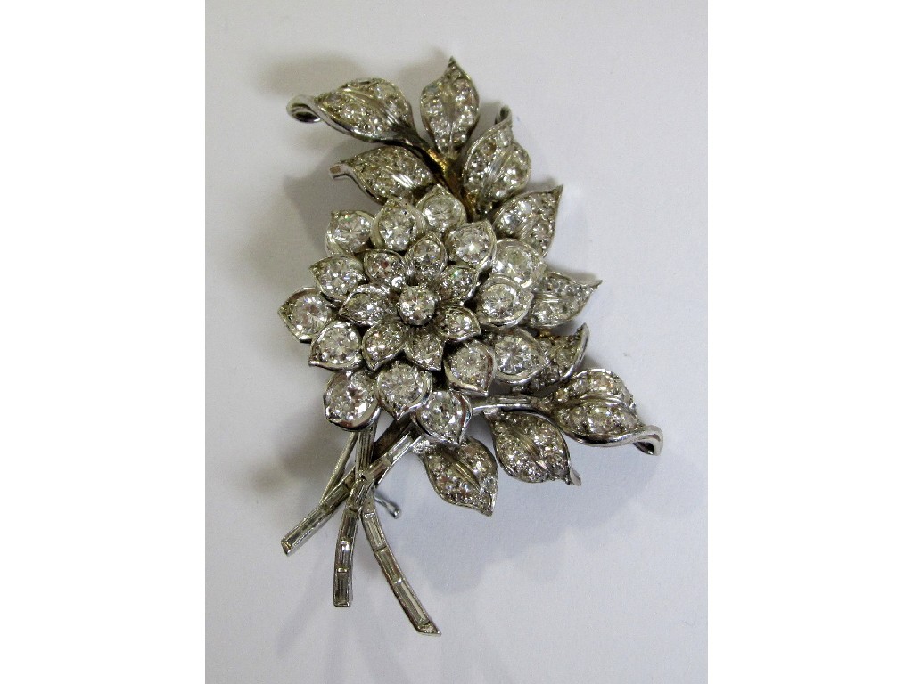 Appraisal: An Edwardian white metal diamond spray brooch with brilliant cut