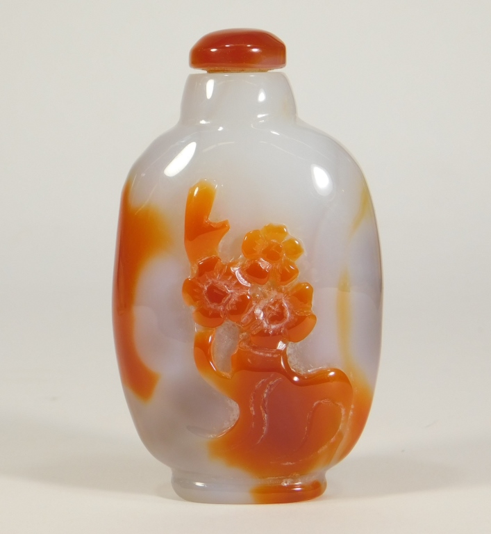 Appraisal: CHINESE WHITE RUSSET AGATE HARDSTONE SNUFF BOTTLE China th-Early th