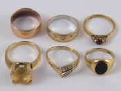 Appraisal: A mixed lot comprising six yellow metal rings four marked