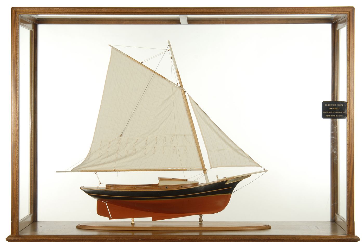 Appraisal: CASED MODEL OF THE FRIENDSHIP SLOOP SUNSETHull painted black above