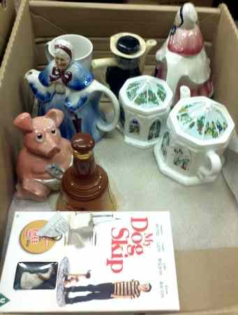 Appraisal: A collection of various pottery to include Tony Wood Lady