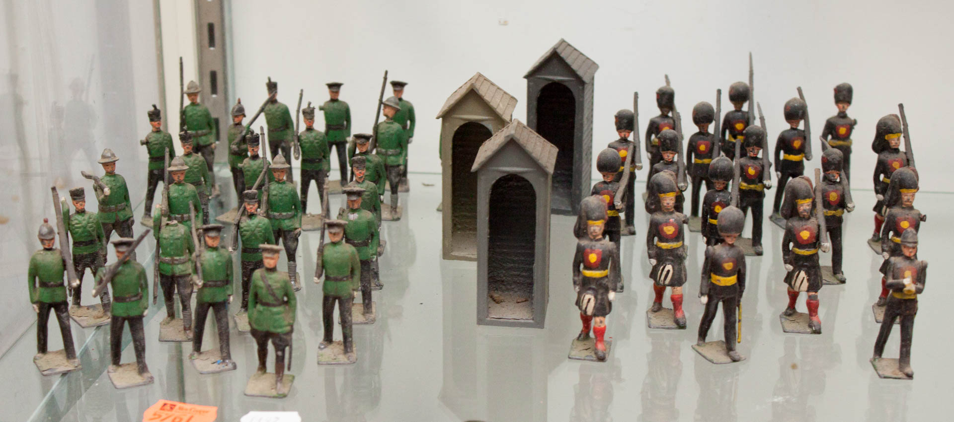 Appraisal: Assortment of Britains soldiers