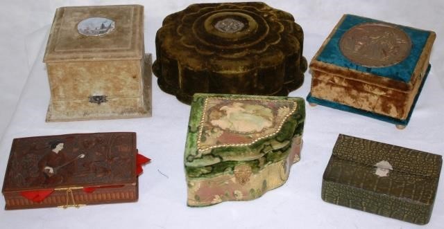 Appraisal: LOT OF VANITY SETS AND SEWING BOX CA TOINCLUDE FOUR