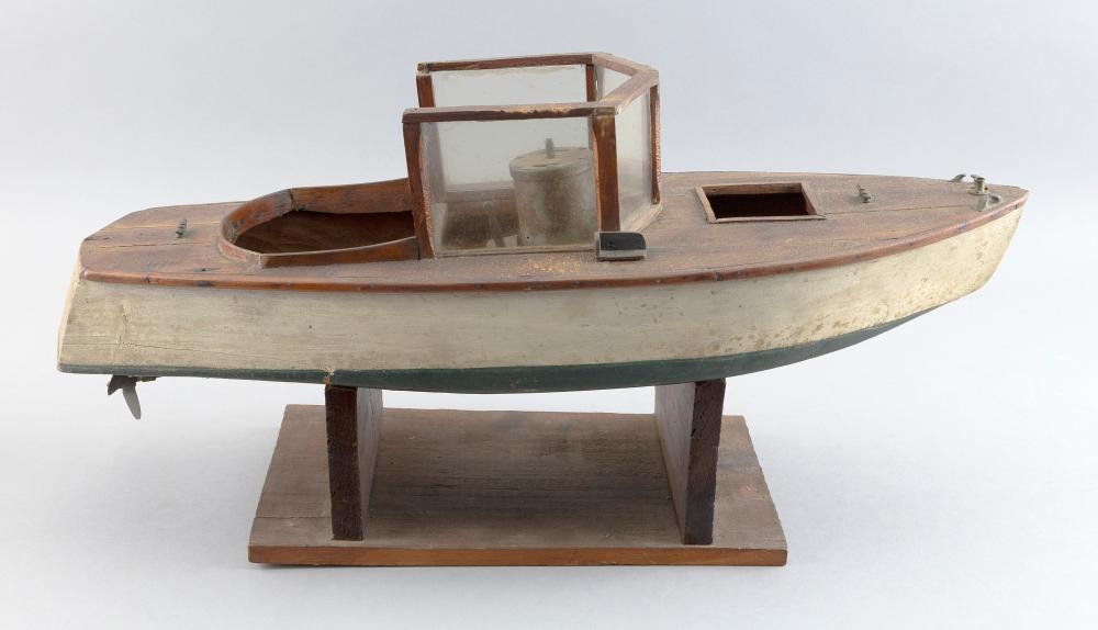 Appraisal: MODEL OF A MOTOR BOAT FIRST HALF OF THE TH