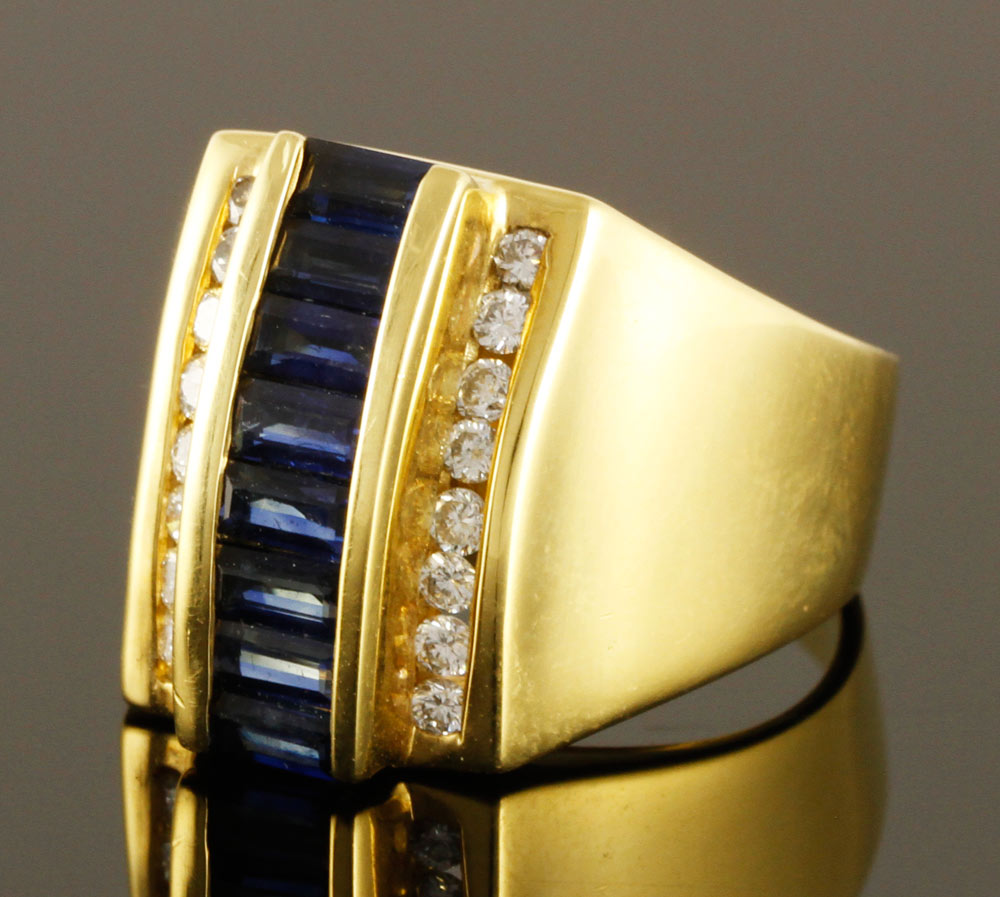 Appraisal: - K Gold Diamond and Sapphire Ring K yellow gold