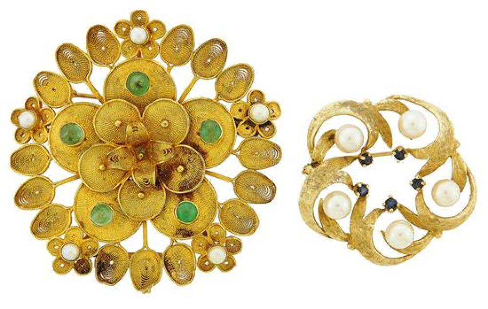 Appraisal: JEWELRY Two K Gold Brooches Round open swirl design brooch