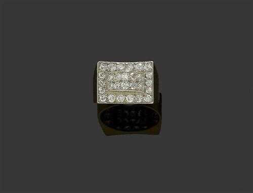 Appraisal: BRILLIANT-CUT DIAMOND RING ca Platinum and yellow gold Attractive -pont